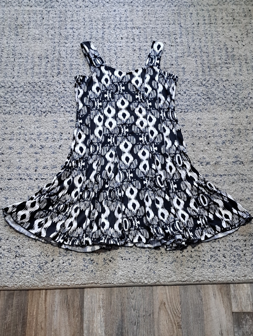 Black & White Patterned Midi Dress - Sleeveless Women's Dress
